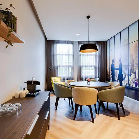 Nh Jan Tabak Hotel 4*