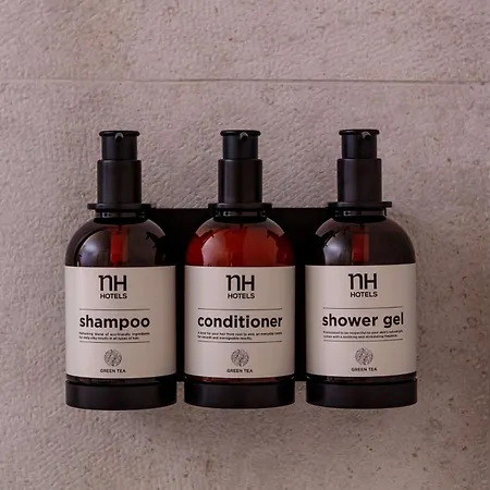 Nh ヤン タバック ホテル 4*