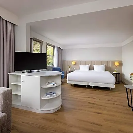 Nh Jan Tabak Hotel 4*