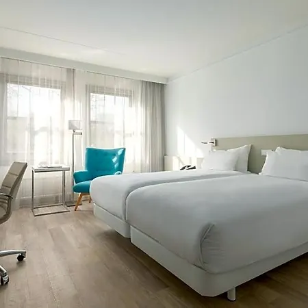 Hotel Nh Jan Tabak 4*