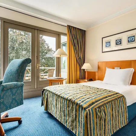 Nh Jan Tabak Hotel 4*