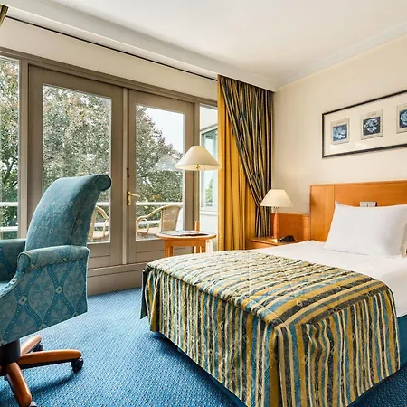 Hotel Nh Jan Tabak 4*