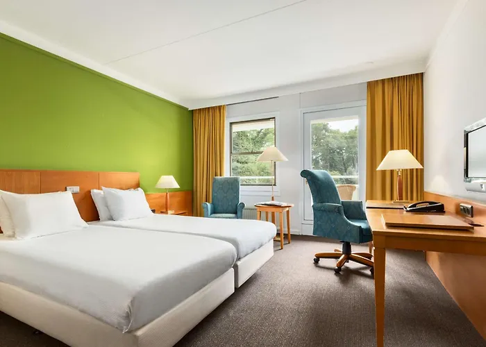 Nh Jan Tabak Hotel 4*