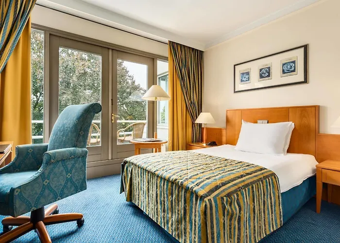 Nh Jan Tabak Hotel 4*